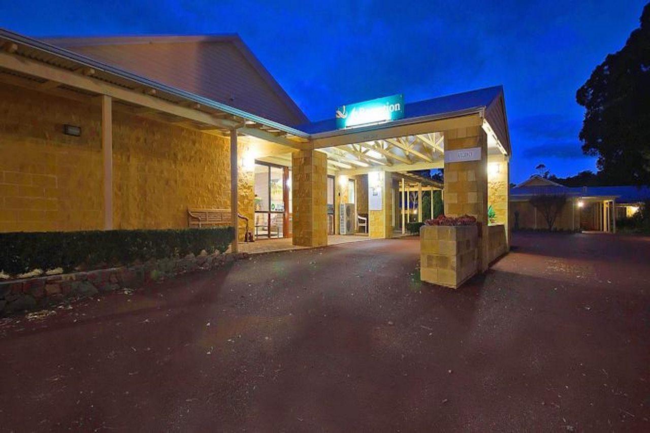 Hotel Grande Escape 4*