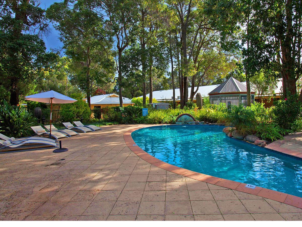 Hotel Grande Escape 4*